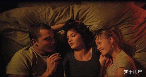 一女18男视频在线观看,18位男士与一位女性的激情互动视频